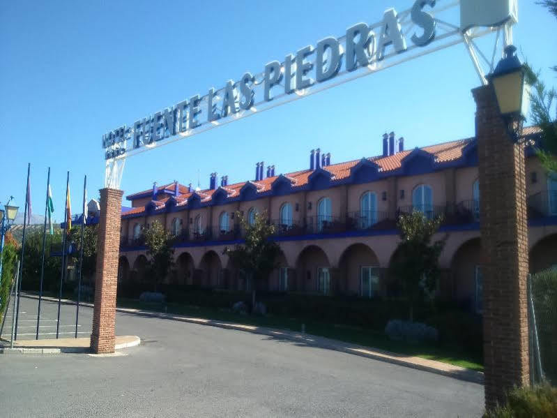 Hotel Fuente Las Piedras Cabra Exterior photo